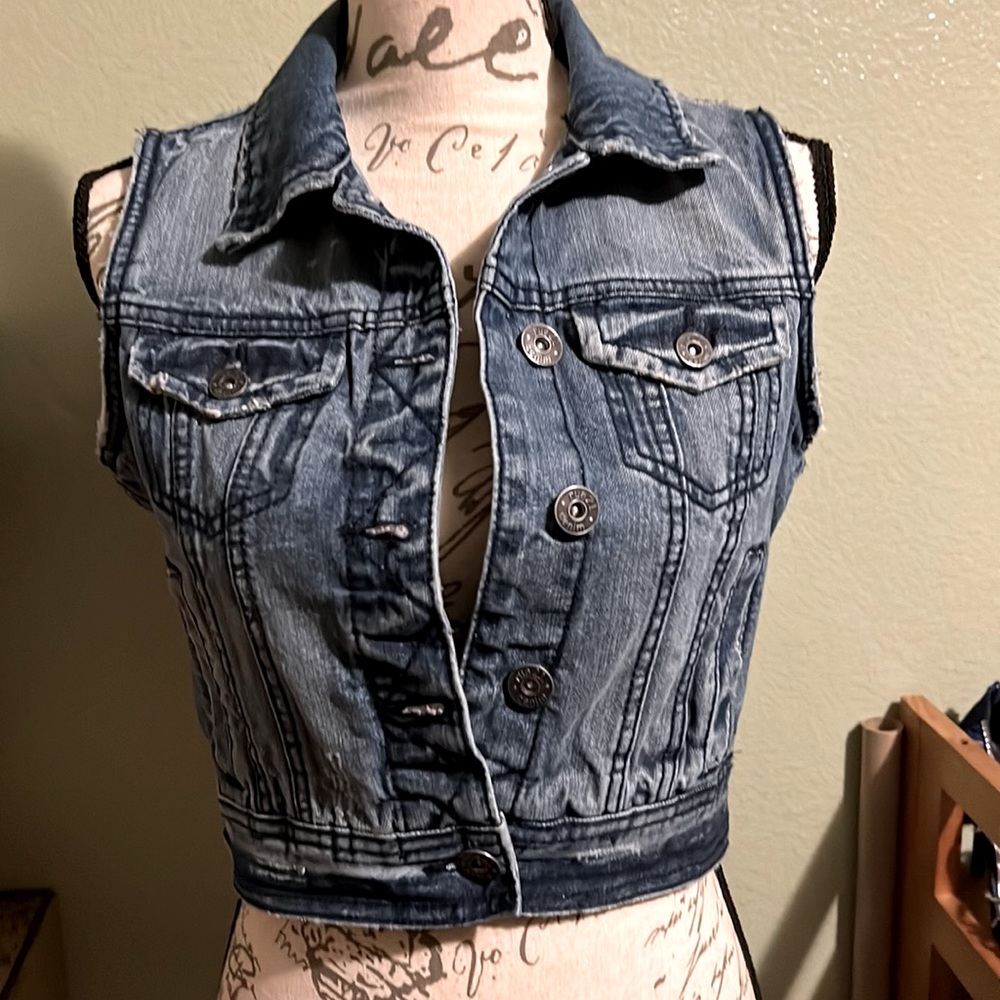 The small vest
